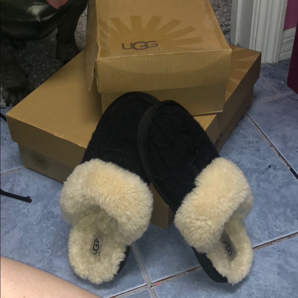 UGGS